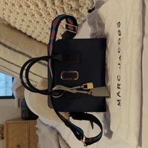 Marc Jacobs Fall 2022 structure tote